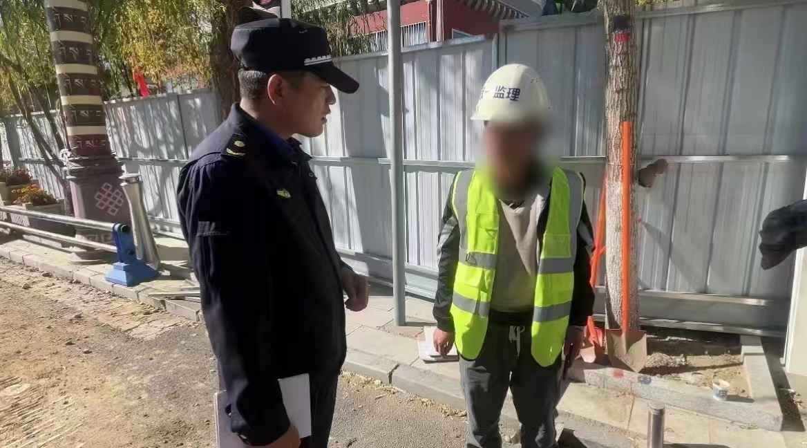 创城创卫进行时|| 深化“五个聚焦” 整治道路“野蛮”施工